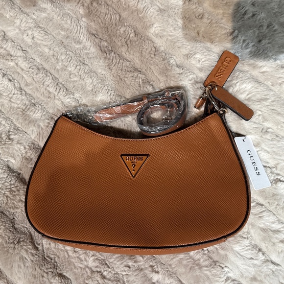 Cute Guess Noelle purse - Picture 1 of 3